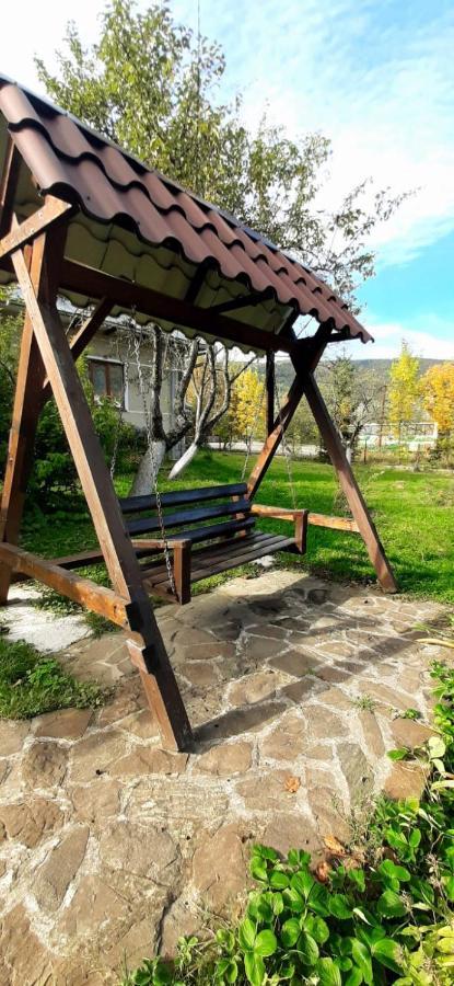 Ferienwohnung Rosinka Jaremtsche Exterior foto