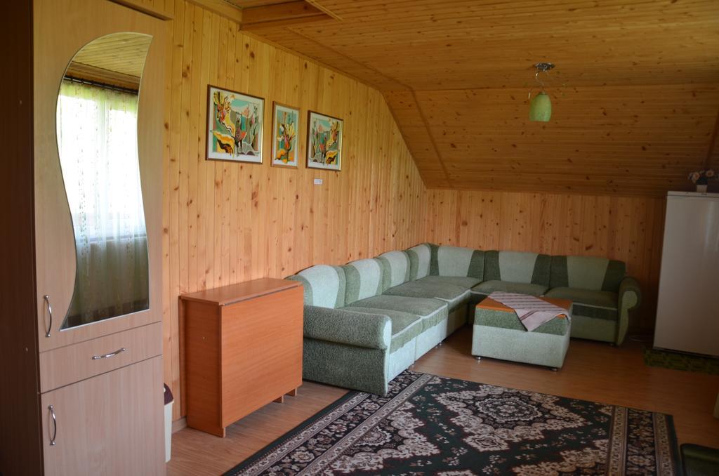 Ferienwohnung Rosinka Jaremtsche Exterior foto