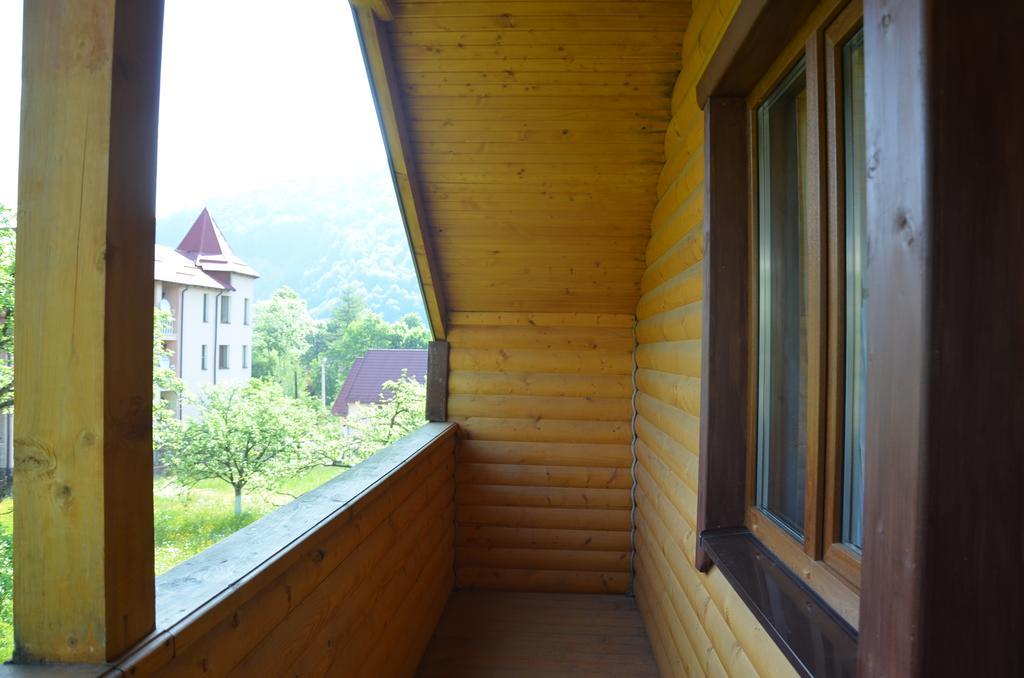 Ferienwohnung Rosinka Jaremtsche Exterior foto