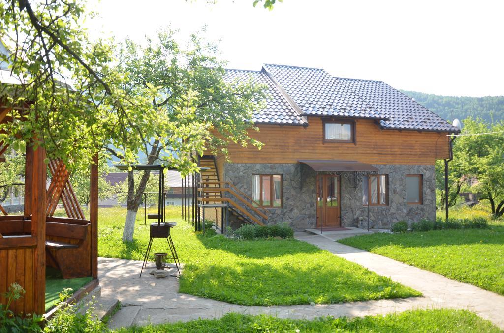 Ferienwohnung Rosinka Jaremtsche Exterior foto