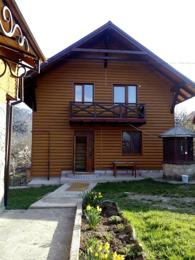 Ferienwohnung Rosinka Jaremtsche Exterior foto